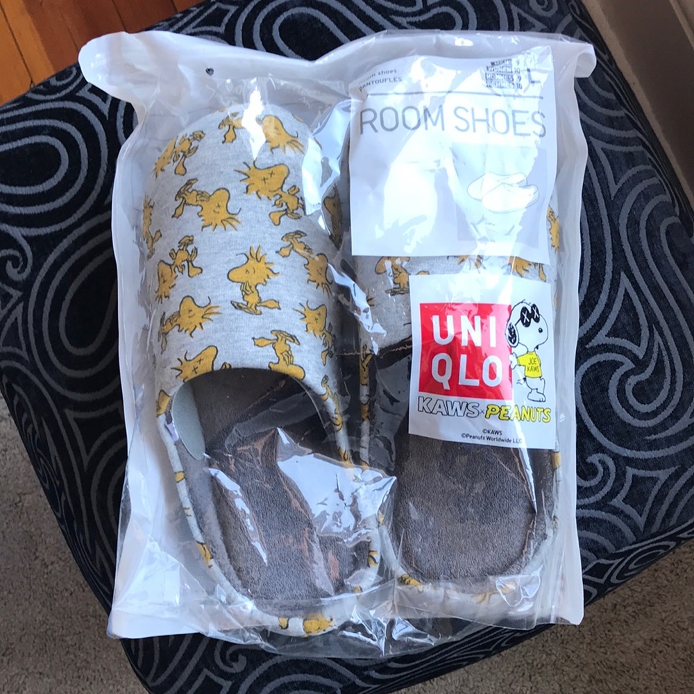 KAWS x PEANUTS - Woodstock Room Shoes - Size L (M:9,W:10)